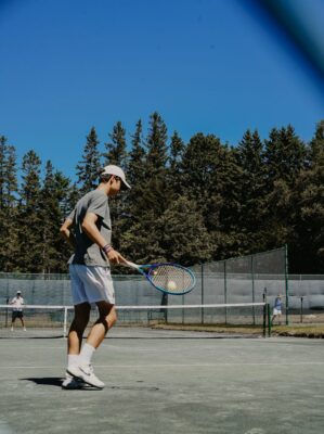 tennis can cause rotator cuff injury and Chiropractic Treatment for Rotator Cuff Injury is effective